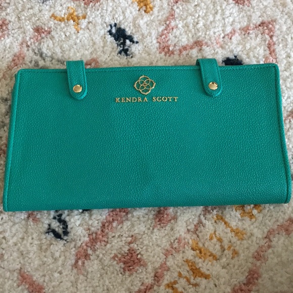 Jet Set Travel Case Kendra Turquoise with Dust Bag - Picture 3 of 16